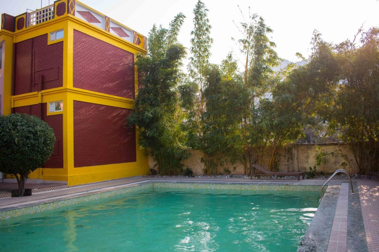 רישיקש Mvt Guesthouse & Restaurant מראה חיצוני תמונה