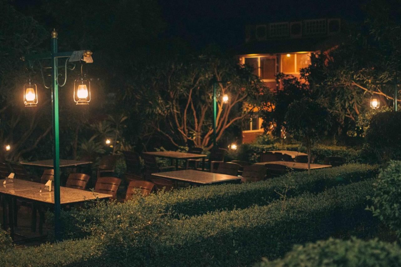 רישיקש Mvt Guesthouse & Restaurant מראה חיצוני תמונה