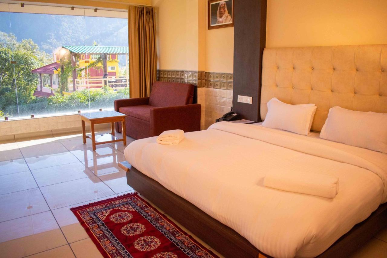 רישיקש Mvt Guesthouse & Restaurant מראה חיצוני תמונה