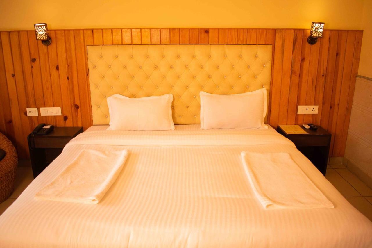 רישיקש Mvt Guesthouse & Restaurant מראה חיצוני תמונה
