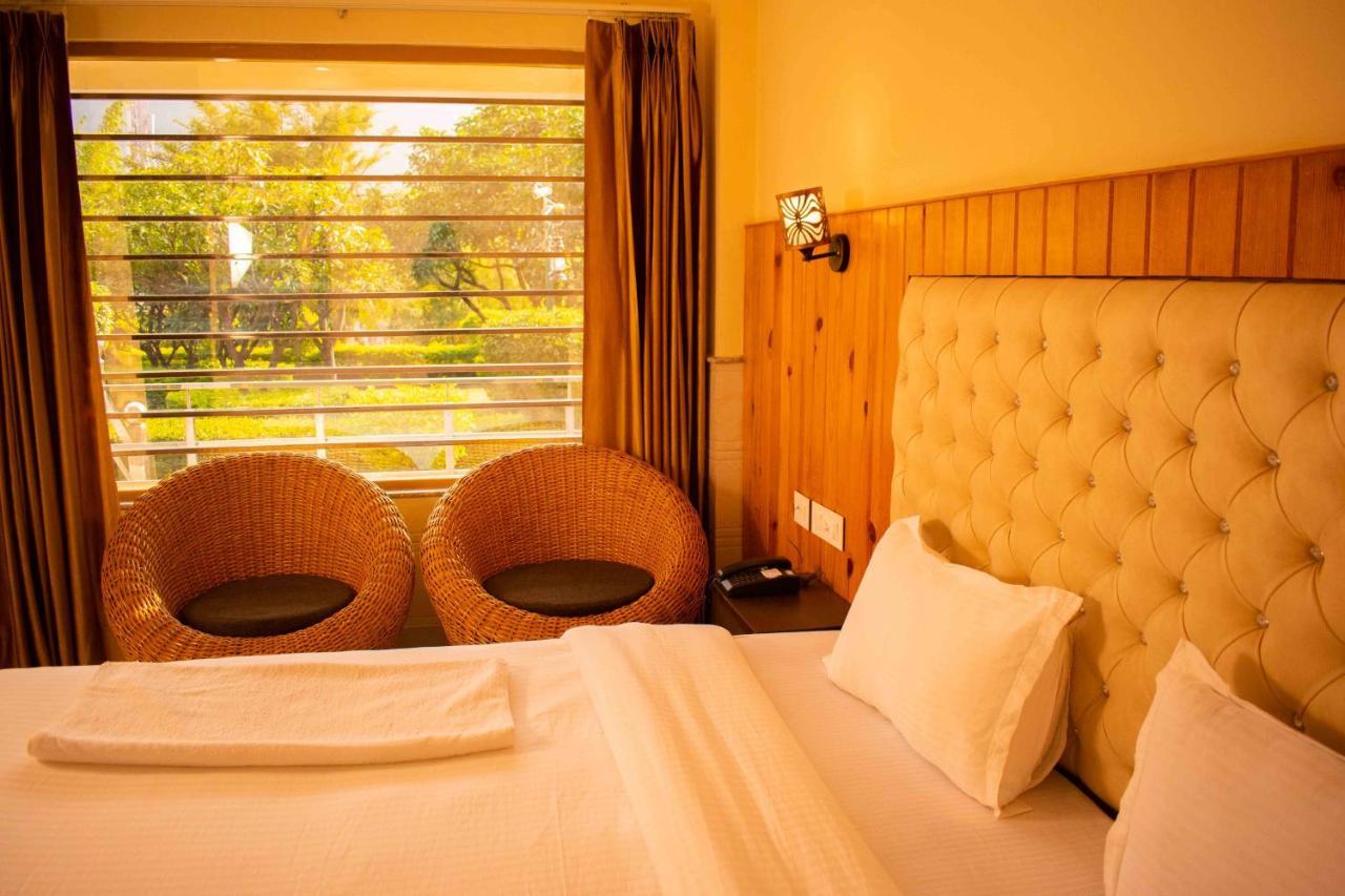 רישיקש Mvt Guesthouse & Restaurant מראה חיצוני תמונה