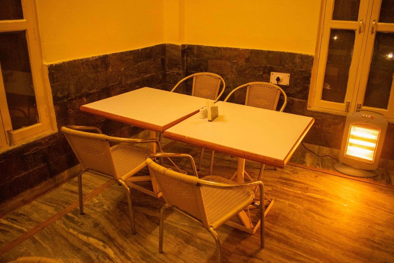רישיקש Mvt Guesthouse & Restaurant מראה חיצוני תמונה